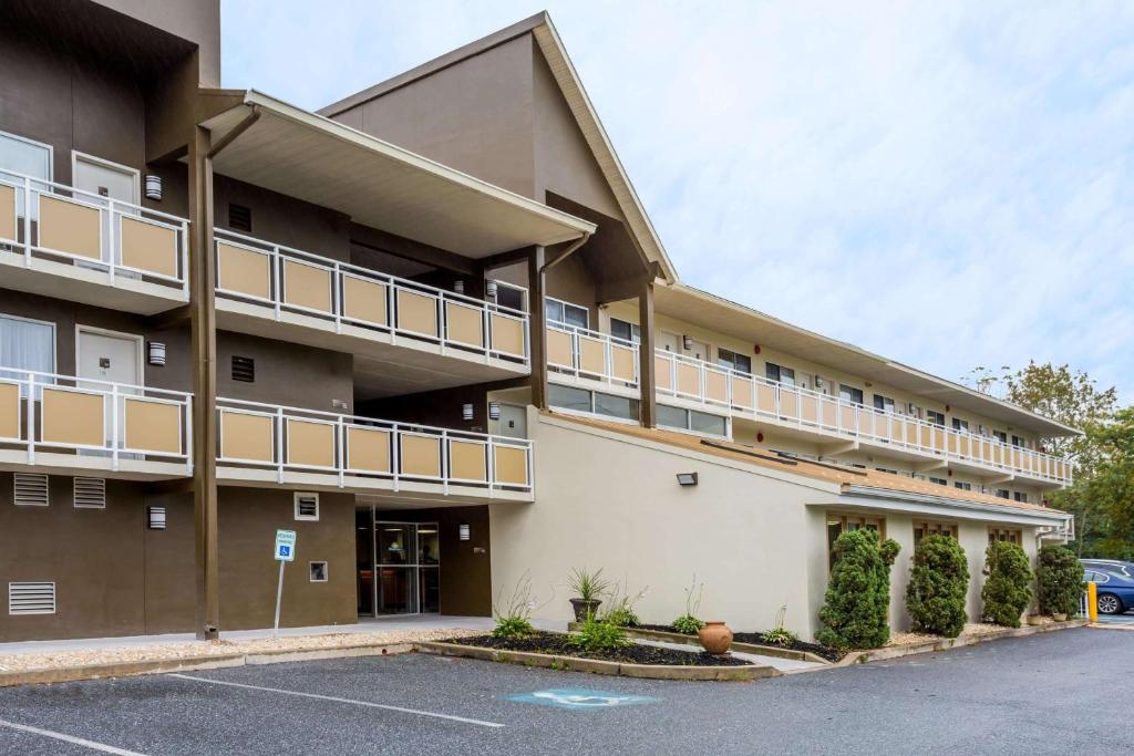 Days Inn by Wyndham Harrisburg North